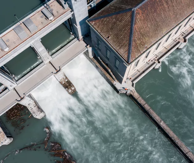 Vue aérienne du barrage franco-suisse de Chancy-Pougny