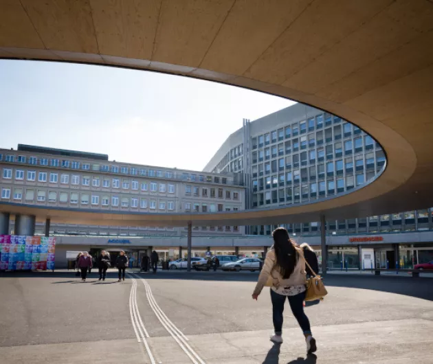 Entrée de l'Hôpital universitaire de Genève