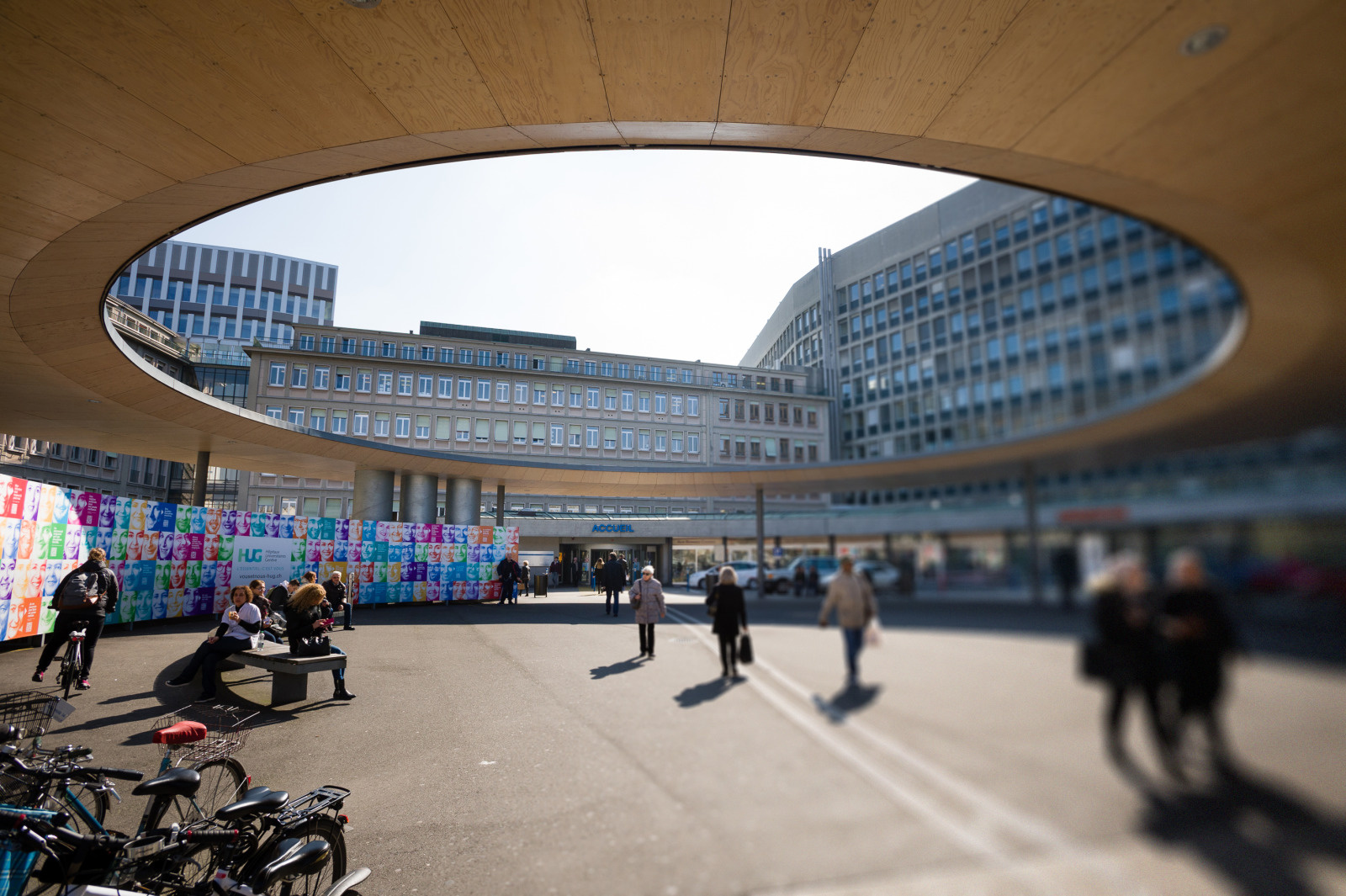 Entrée des urgences des Hôpitaux universitaires de Genève